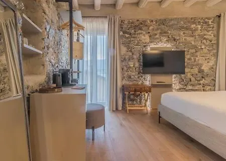 La Corte Del Lario - Contrada Scoscesa 3*
